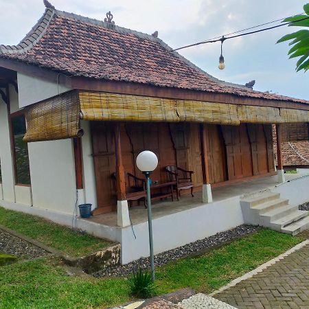 Joglo Kumpul Resort Cangkiran Zewnętrze zdjęcie