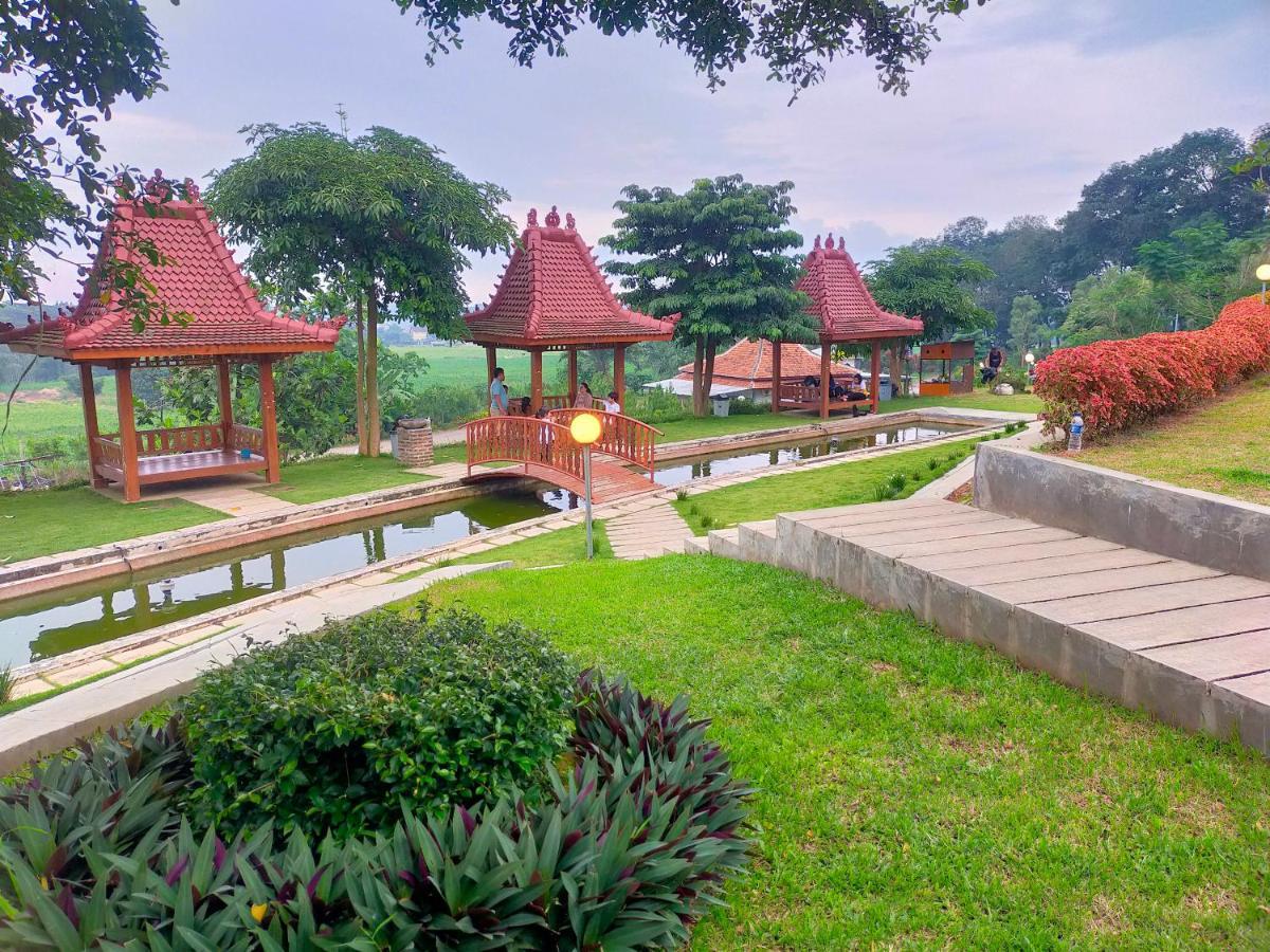 Joglo Kumpul Resort Cangkiran Zewnętrze zdjęcie