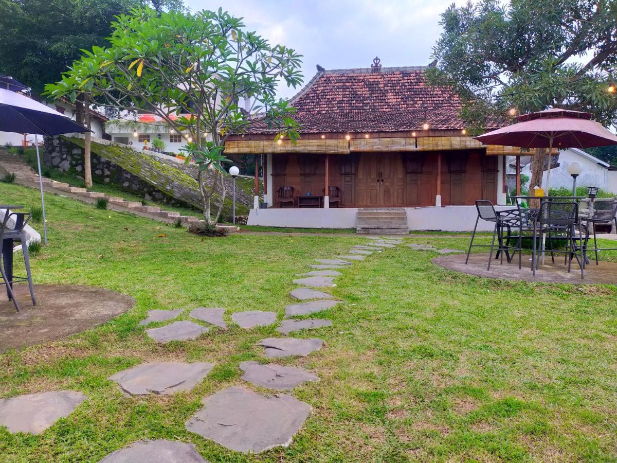 Joglo Kumpul Resort Cangkiran Zewnętrze zdjęcie