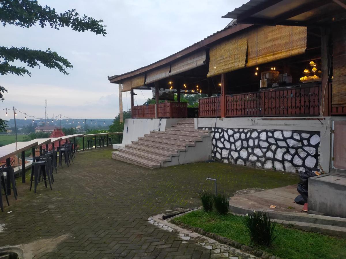 Joglo Kumpul Resort Cangkiran Zewnętrze zdjęcie