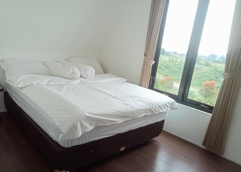 Joglo Kumpul Resort Cangkiran Pokój zdjęcie